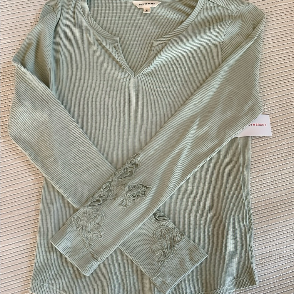 Soft Beauty!  Lucky Brand Ribbed V-Neck Long Sleeve Top in Sage Green, NWT